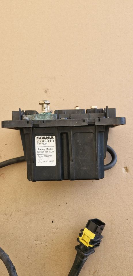 SCANIA R S GŁÓWNY WYŁĄCZNIK ZASILANIA 2742010 - Sistem listrik: gambar 1 SCANIA R S GŁÓWNY WYŁĄCZNIK ZASILANIA 2742010 - Sistem listrik: gambar 1
