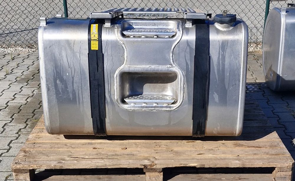 VOLVO FH4 FH5 RENAULT GAMA T ZBIORNIK PALIWA 480L - Tangki bahan bakar untuk Truk: gambar 1 VOLVO FH4 FH5 RENAULT GAMA T ZBIORNIK PALIWA 480L - Tangki bahan bakar untuk Truk: gambar 1