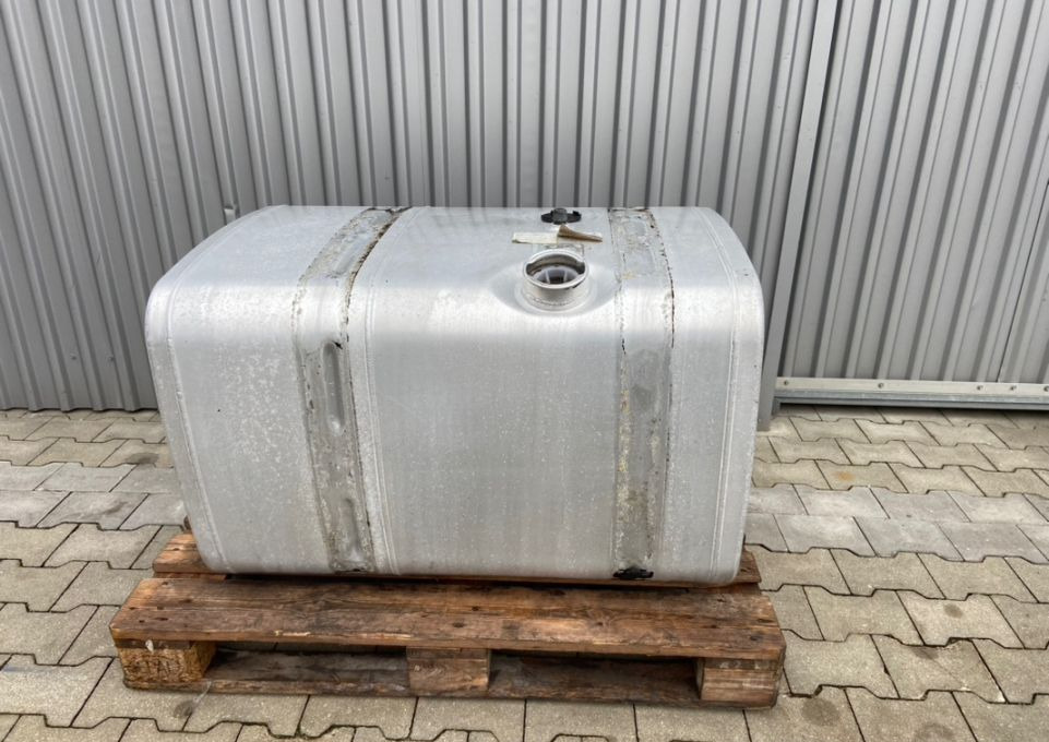 Zbiornik paliwa MAN TGX TGS 375 litrów bak - Tangki bahan bakar untuk Truk: gambar 1 Zbiornik paliwa MAN TGX TGS 375 litrów bak - Tangki bahan bakar untuk Truk: gambar 1