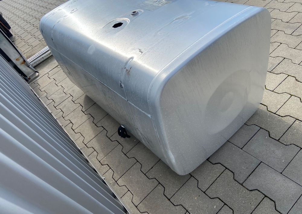Zbiornik paliwa MAN TGX TGS 490 litrów bak - Tangki bahan bakar untuk Truk: gambar 4 Zbiornik paliwa MAN TGX TGS 490 litrów bak - Tangki bahan bakar untuk Truk: gambar 4