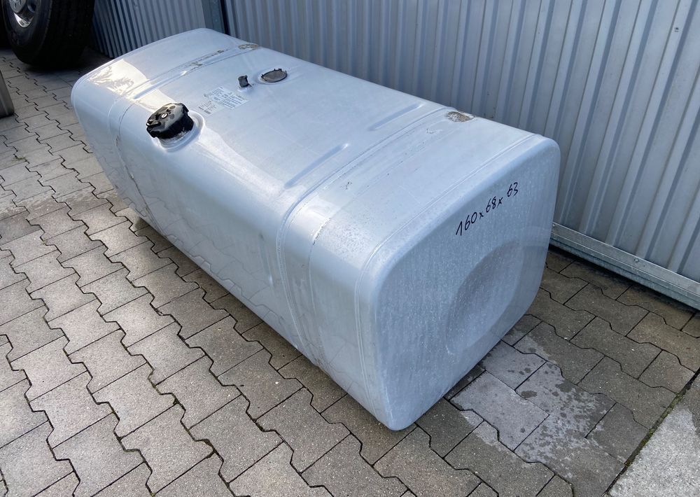 Zbiornik paliwa MAN TGX TGS 600 litrów bak - Tangki bahan bakar untuk Truk: gambar 2 Zbiornik paliwa MAN TGX TGS 600 litrów bak - Tangki bahan bakar untuk Truk: gambar 2