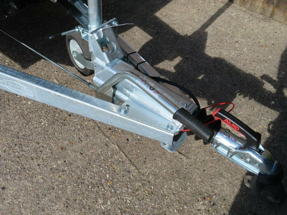Böckmann KT-PB-AL Kofferanhänge Flügeltür PKW Anhänger, 100 km/h - Trailer kotak tertutup: gambar 3 Böckmann KT-PB-AL Kofferanhänge Flügeltür PKW Anhänger, 100 km/h - Trailer kotak tertutup: gambar 3