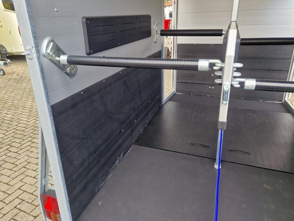 Trailer pengangkut kuda Böckmann Pferdeanhänger Big Portax WCF 100km/h Sattelraum: gambar 15