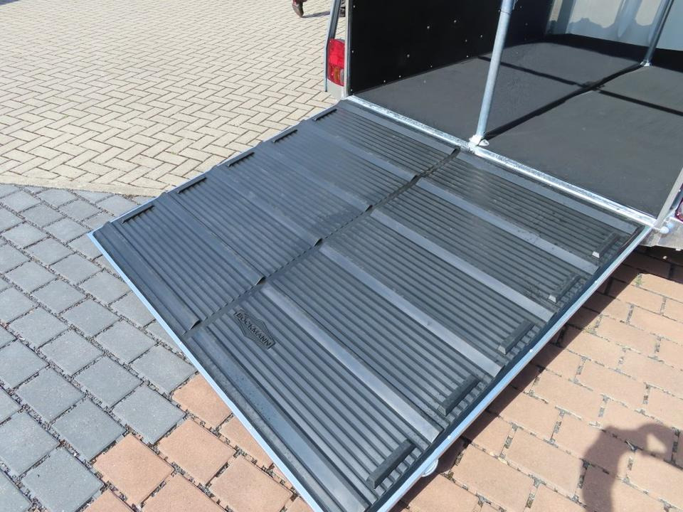 Trailer pengangkut kuda Böckmann Pferdeanhänger Champion Esprit Flügeltür Sattelkammer: gambar 14