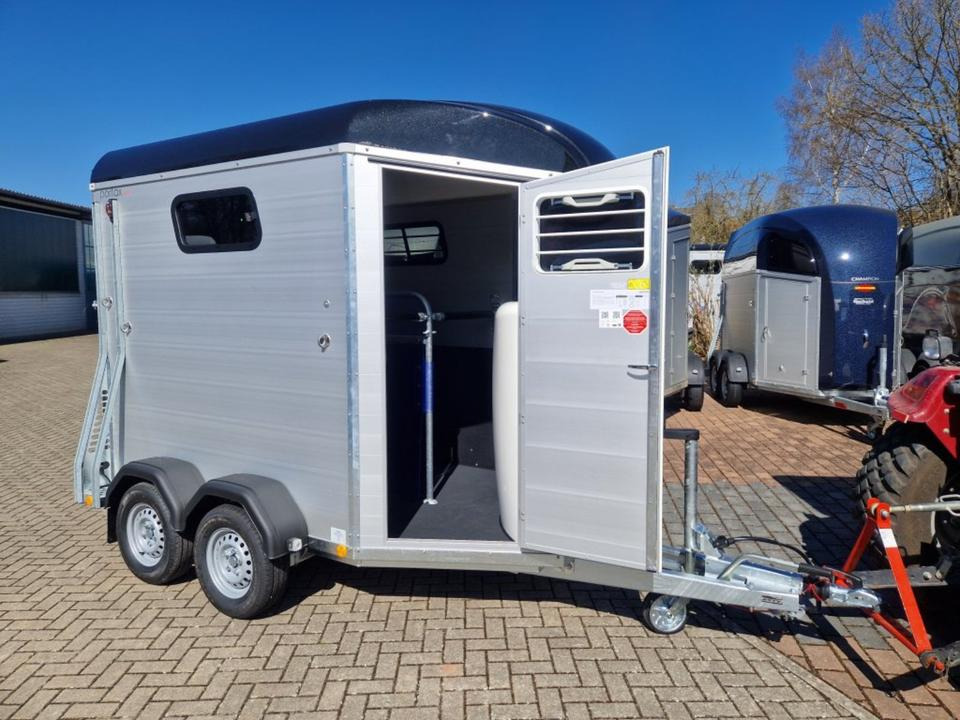 Pferdeanhänger Böckmann Portax Esprit Nex Gen Saka Flügeltür 2,4t - Trailer pengangkut kuda: gambar 4 Pferdeanhänger Böckmann Portax Esprit Nex Gen Saka Flügeltür 2,4t - Trailer pengangkut kuda: gambar 4