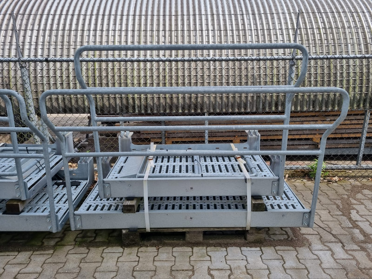 Bingkai/ Sasis untuk Mesin pengisi baru Sennebogen 840 E series complete gallery set new: gambar 7