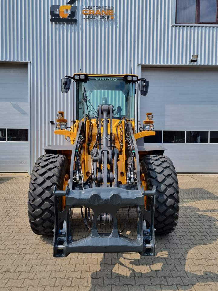 VOLVO L70F 2009 with new engine - Wheel loader: gambar 2 VOLVO L70F 2009 with new engine - Wheel loader: gambar 2