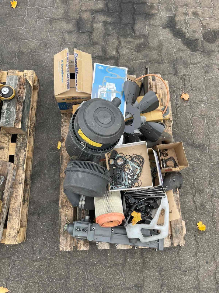 DEUTZ BF4M2012 Serial: 21039937 Fully renovated engine!!! - Mesin untuk Peralatan konstruksi: gambar 4 DEUTZ BF4M2012 Serial: 21039937 Fully renovated engine!!! - Mesin untuk Peralatan konstruksi: gambar 4