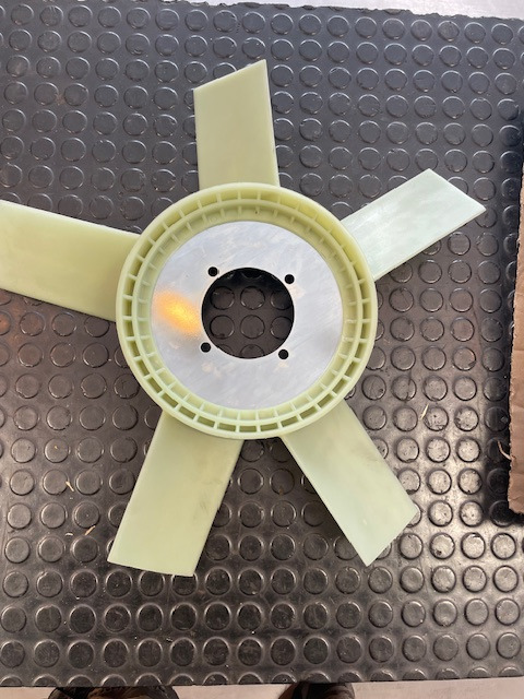 Deutz BF4M1013E/BF6M1013E 0420 3375 - Penggemar untuk Peralatan konstruksi: gambar 2 Deutz BF4M1013E/BF6M1013E 0420 3375 - Penggemar untuk Peralatan konstruksi: gambar 2