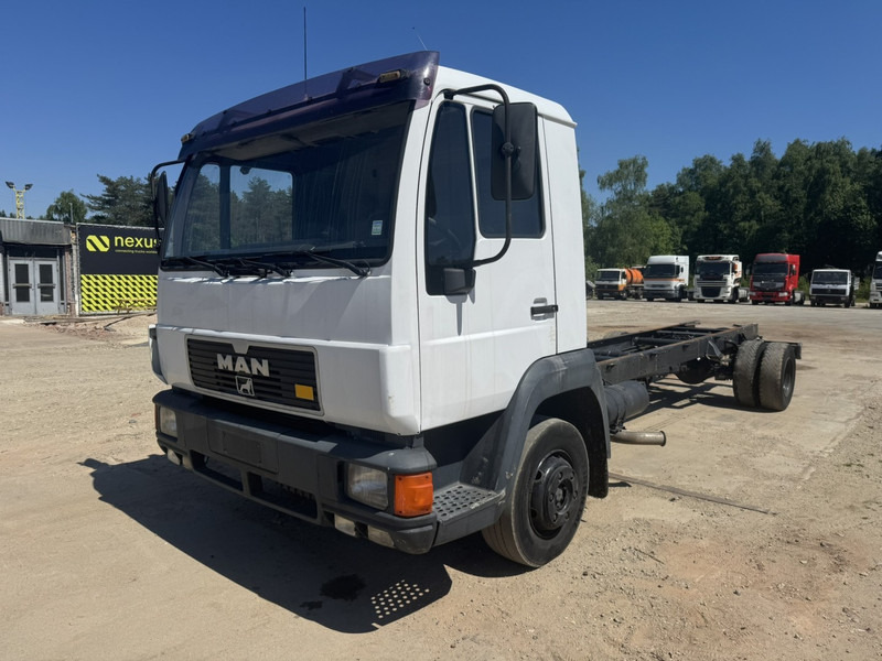 MAN 12.224 (MANUAL GEARBOX / EURO 2 / BELGIAN TRUCK IN GOOD CONDITION !!!) - Truk sasis: gambar 1 MAN 12.224 (MANUAL GEARBOX / EURO 2 / BELGIAN TRUCK IN GOOD CONDITION !!!) - Truk sasis: gambar 1