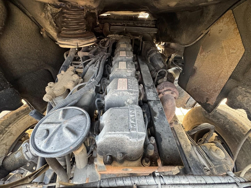 Truk sasis MAN 26.410 (BIG AXLE / 10 TIRES / 6X4 / 6 CYLINDER / MANUAL GEARBOX): gambar 13