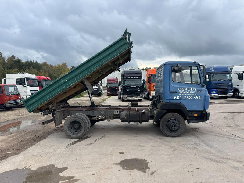 Mercedes-Benz SK 814 (6 CYLINDER / STEEL SUSPENSION / MANUAL PUMP / 3-SIDE TIPPER) - Truk jungkit: gambar 4 Mercedes-Benz SK 814 (6 CYLINDER / STEEL SUSPENSION / MANUAL PUMP / 3-SIDE TIPPER) - Truk jungkit: gambar 4