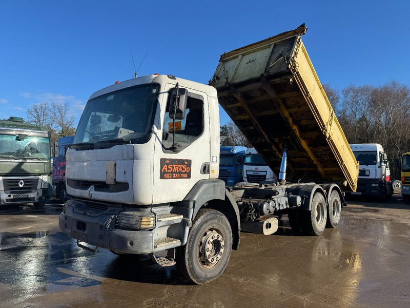 Renault Kerax 420 (GRAND PONT / SUSPENSION LAMES / BOITE MANUELLE / 10 ROUES / 6X4 / PARFAIT ETAT) - Truk jungkit: gambar 1 Renault Kerax 420 (GRAND PONT / SUSPENSION LAMES / BOITE MANUELLE / 10 ROUES / 6X4 / PARFAIT ETAT) - Truk jungkit: gambar 1