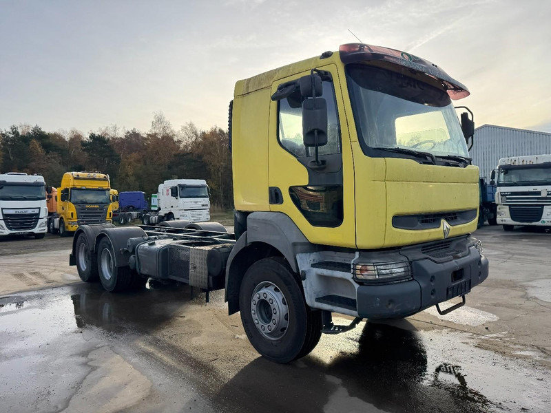 Renault Kerax 420 (GRAND PONT / SUSPENSION LAMES / BOITE MANUELLE / PARFAIT ETAT !!!) - Truk sasis: gambar 3 Renault Kerax 420 (GRAND PONT / SUSPENSION LAMES / BOITE MANUELLE / PARFAIT ETAT !!!) - Truk sasis: gambar 3