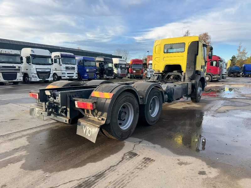 Renault Kerax 420 (GRAND PONT / SUSPENSION LAMES / BOITE MANUELLE / PARFAIT ETAT !!!) - Truk sasis: gambar 5 Renault Kerax 420 (GRAND PONT / SUSPENSION LAMES / BOITE MANUELLE / PARFAIT ETAT !!!) - Truk sasis: gambar 5