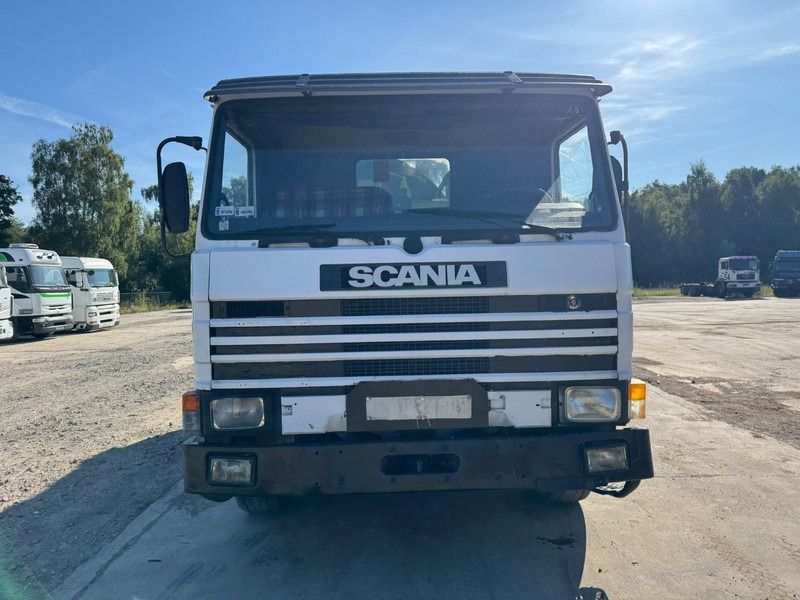 Scania 93 - 280 (14.000L / MANUAL PUMP & GEARBOX / 6X2) - Truk vakum: gambar 2 Scania 93 - 280 (14.000L / MANUAL PUMP & GEARBOX / 6X2) - Truk vakum: gambar 2
