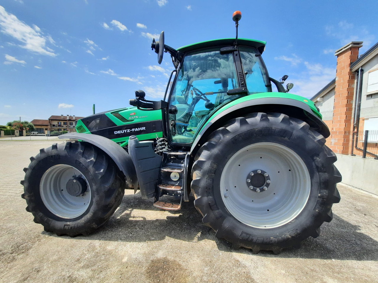 DEUTZ-FAHR AGROTRON 6175 TTV - Traktor: gambar 5 DEUTZ-FAHR AGROTRON 6175 TTV - Traktor: gambar 5