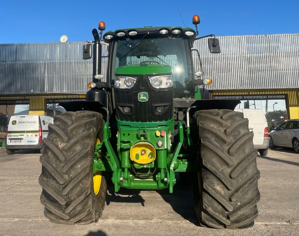 JOHN DEERE 6145 R - Traktor: gambar 2 JOHN DEERE 6145 R - Traktor: gambar 2