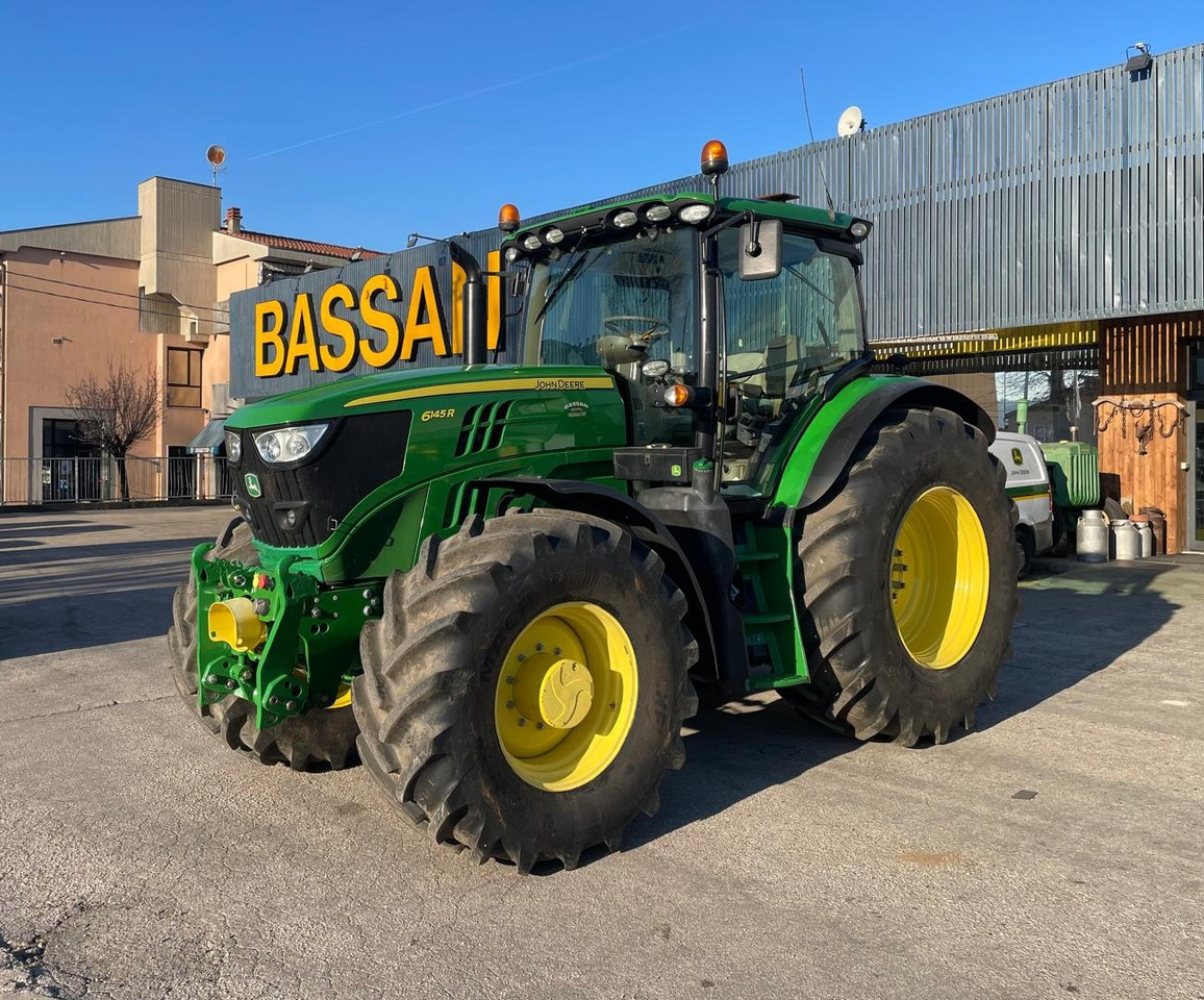 JOHN DEERE 6145 R - Traktor: gambar 1 JOHN DEERE 6145 R - Traktor: gambar 1