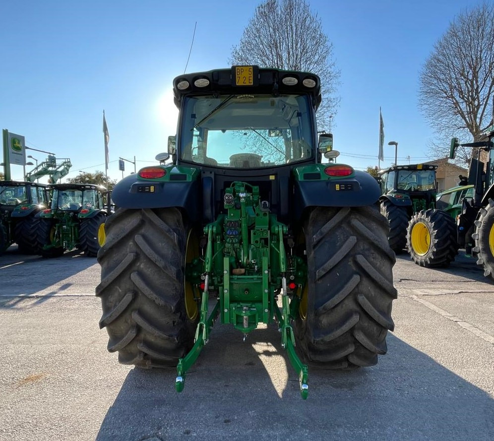 JOHN DEERE 6145 R - Traktor: gambar 4 JOHN DEERE 6145 R - Traktor: gambar 4