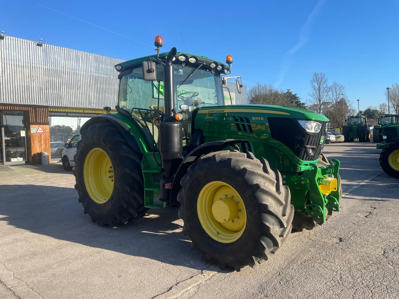 JOHN DEERE 6145 R - Traktor: gambar 3 JOHN DEERE 6145 R - Traktor: gambar 3