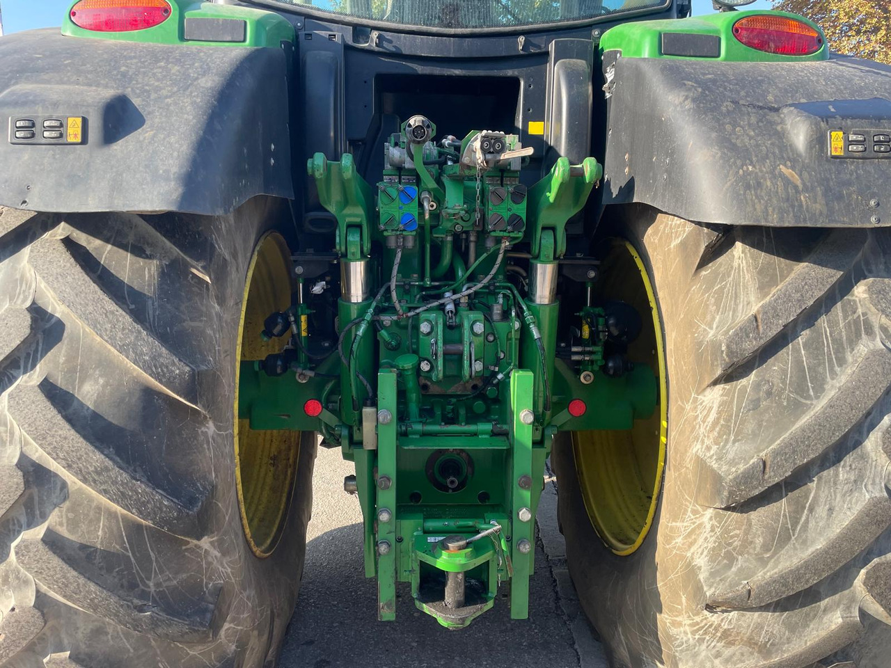 JOHN DEERE 6170 R - Traktor: gambar 3 JOHN DEERE 6170 R - Traktor: gambar 3