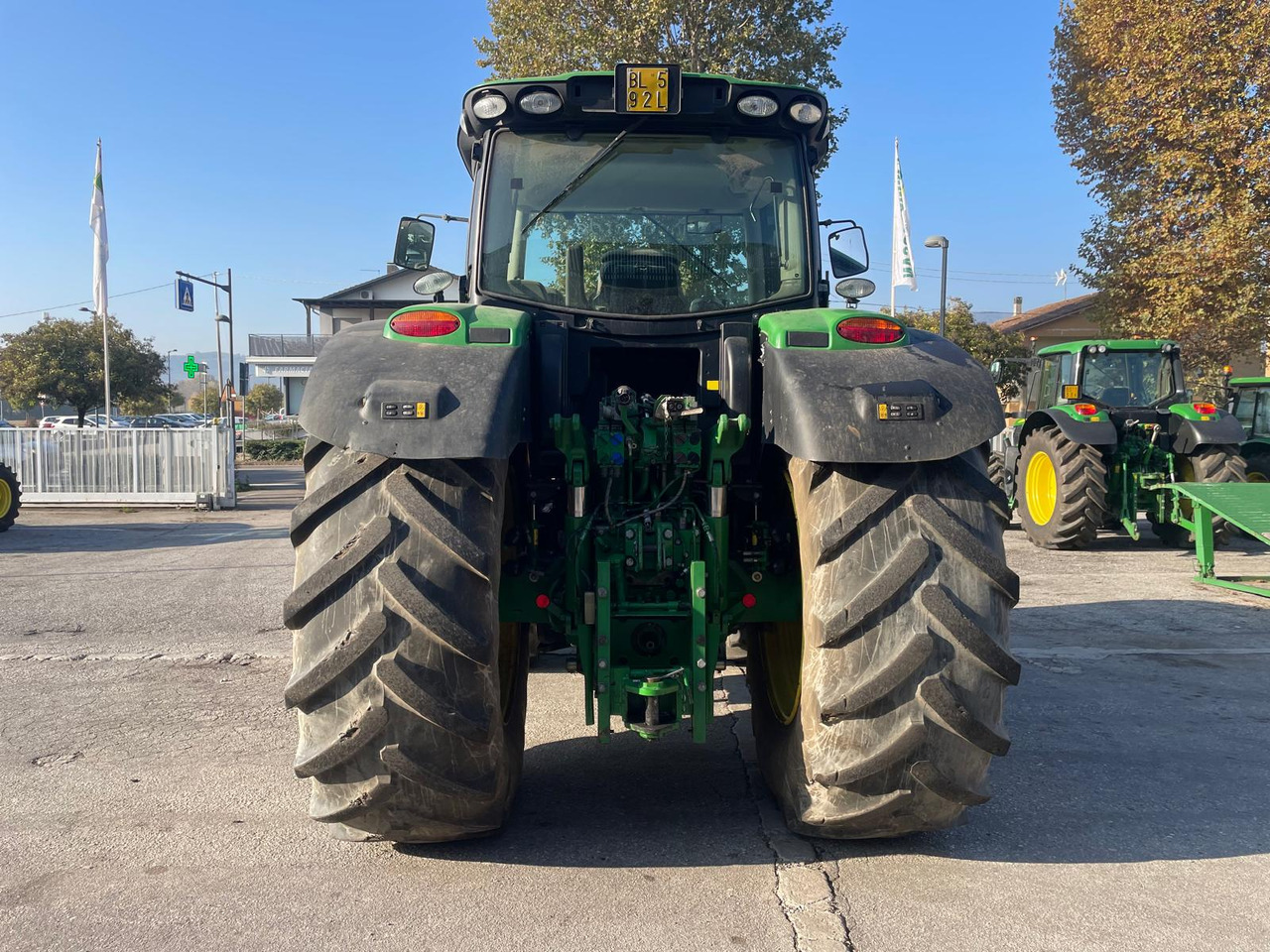 JOHN DEERE 6170 R - Traktor: gambar 5 JOHN DEERE 6170 R - Traktor: gambar 5
