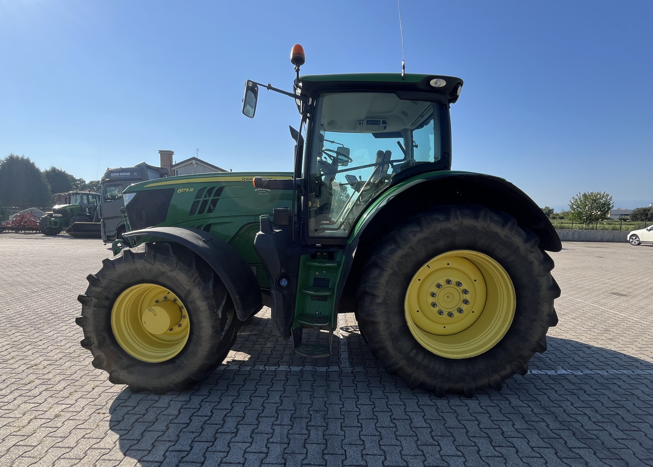 JOHN DEERE 6175 R - Traktor: gambar 2 JOHN DEERE 6175 R - Traktor: gambar 2