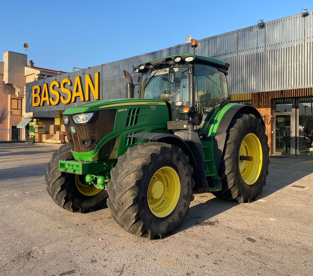 JOHN DEERE 6190 R - Traktor: gambar 1 JOHN DEERE 6190 R - Traktor: gambar 1