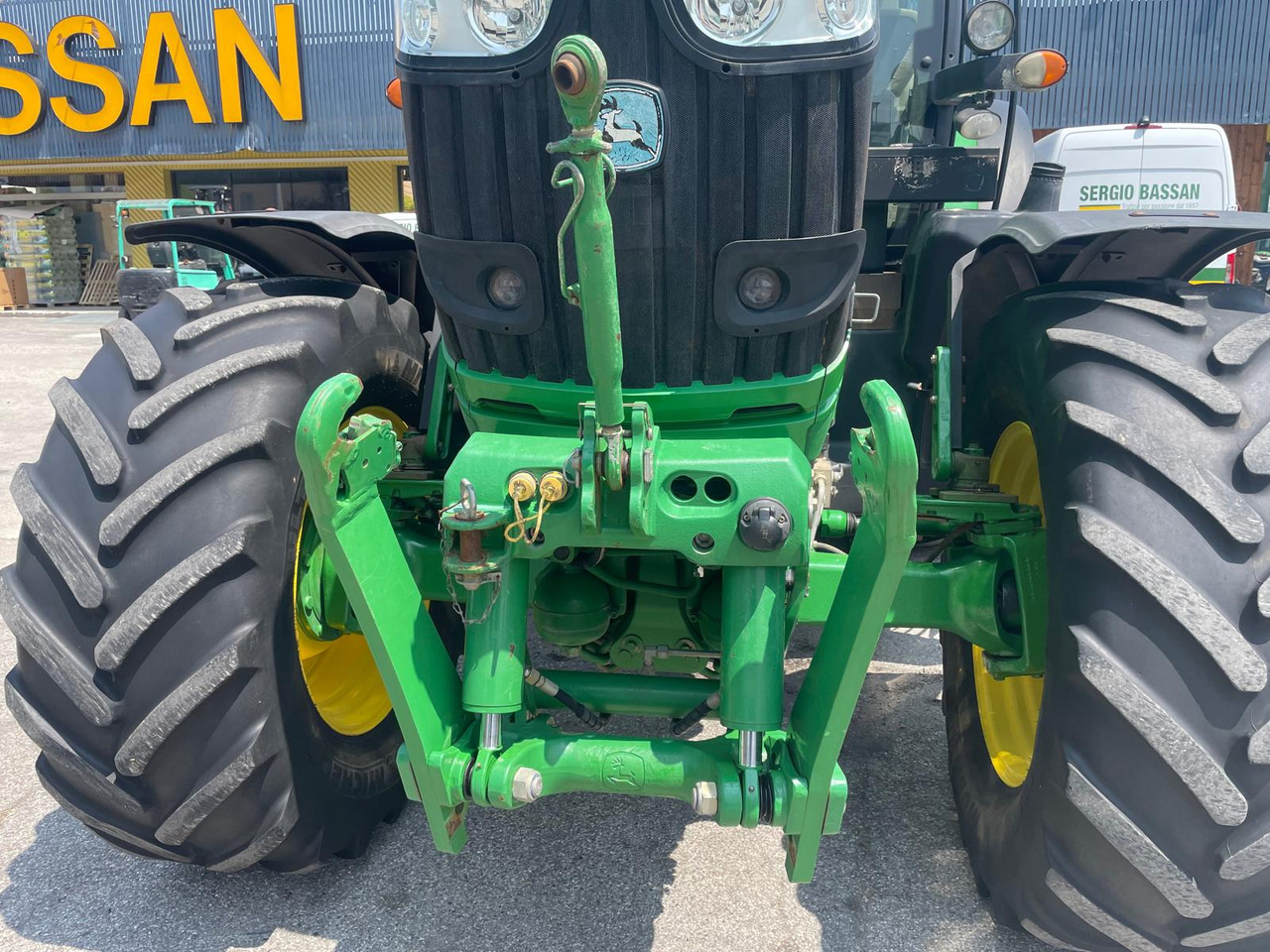 JOHN DEERE 6190 R - Traktor: gambar 2 JOHN DEERE 6190 R - Traktor: gambar 2