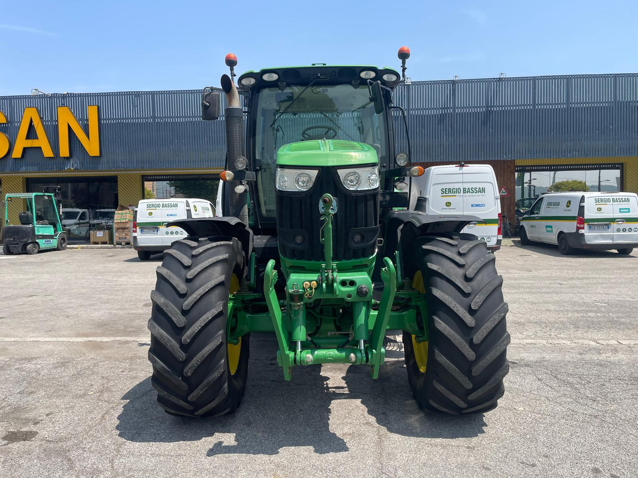 JOHN DEERE 6190 R - Traktor: gambar 3 JOHN DEERE 6190 R - Traktor: gambar 3