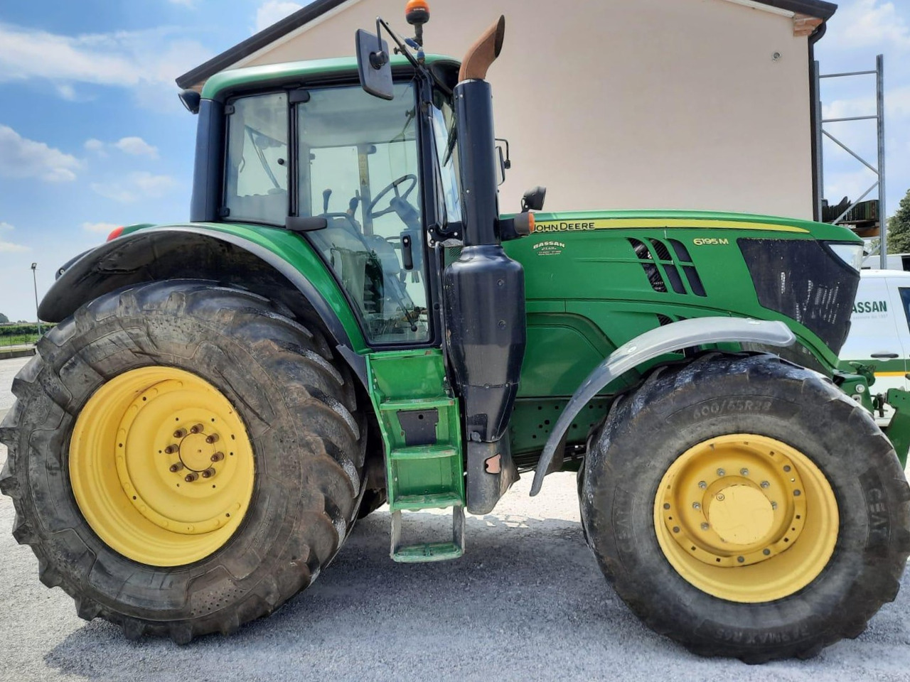 JOHN DEERE 6195 M - Traktor: gambar 3 JOHN DEERE 6195 M - Traktor: gambar 3
