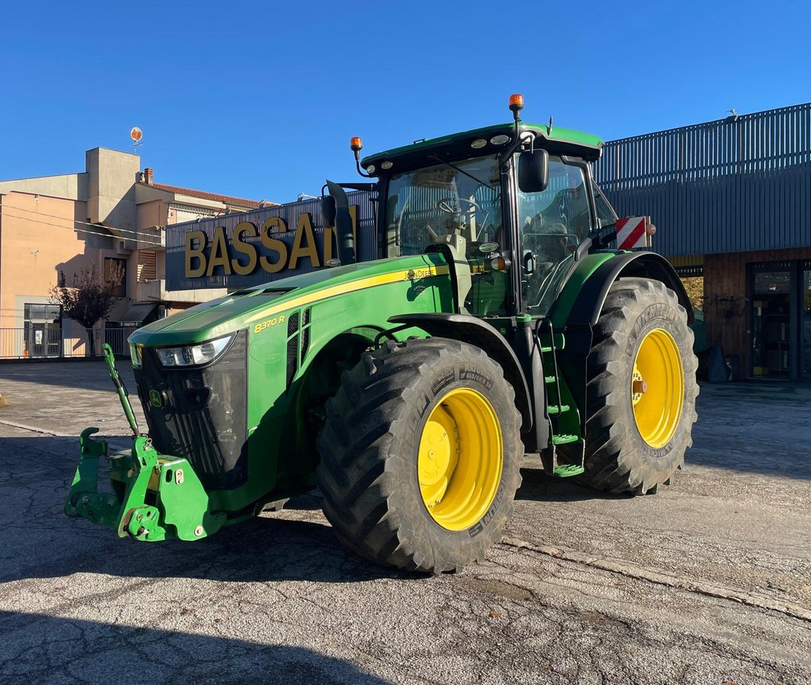 JOHN DEERE 8370 R - Traktor: gambar 1 JOHN DEERE 8370 R - Traktor: gambar 1