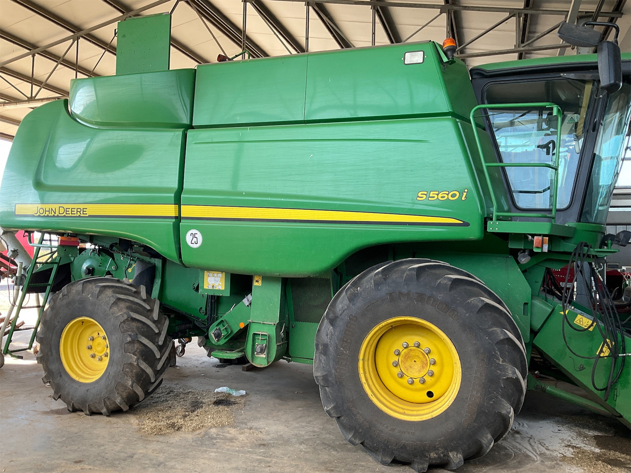 JOHN DEERE MIETITREBBIA S 560 - Pemanen gabungan: gambar 1 JOHN DEERE MIETITREBBIA S 560 - Pemanen gabungan: gambar 1