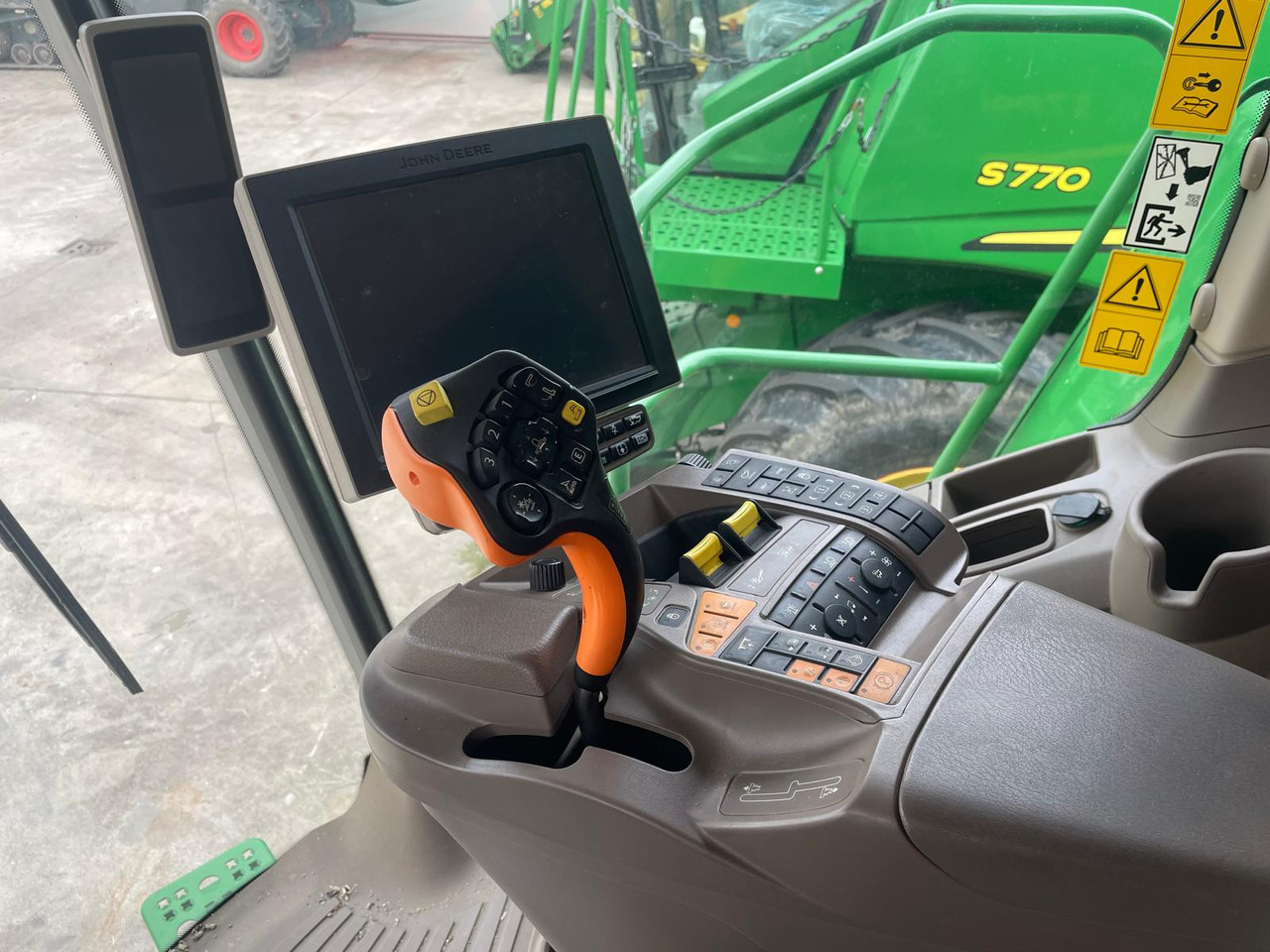JOHN DEERE MIETITREBBIA S 780 - Pemanen gabungan: gambar 4 JOHN DEERE MIETITREBBIA S 780 - Pemanen gabungan: gambar 4