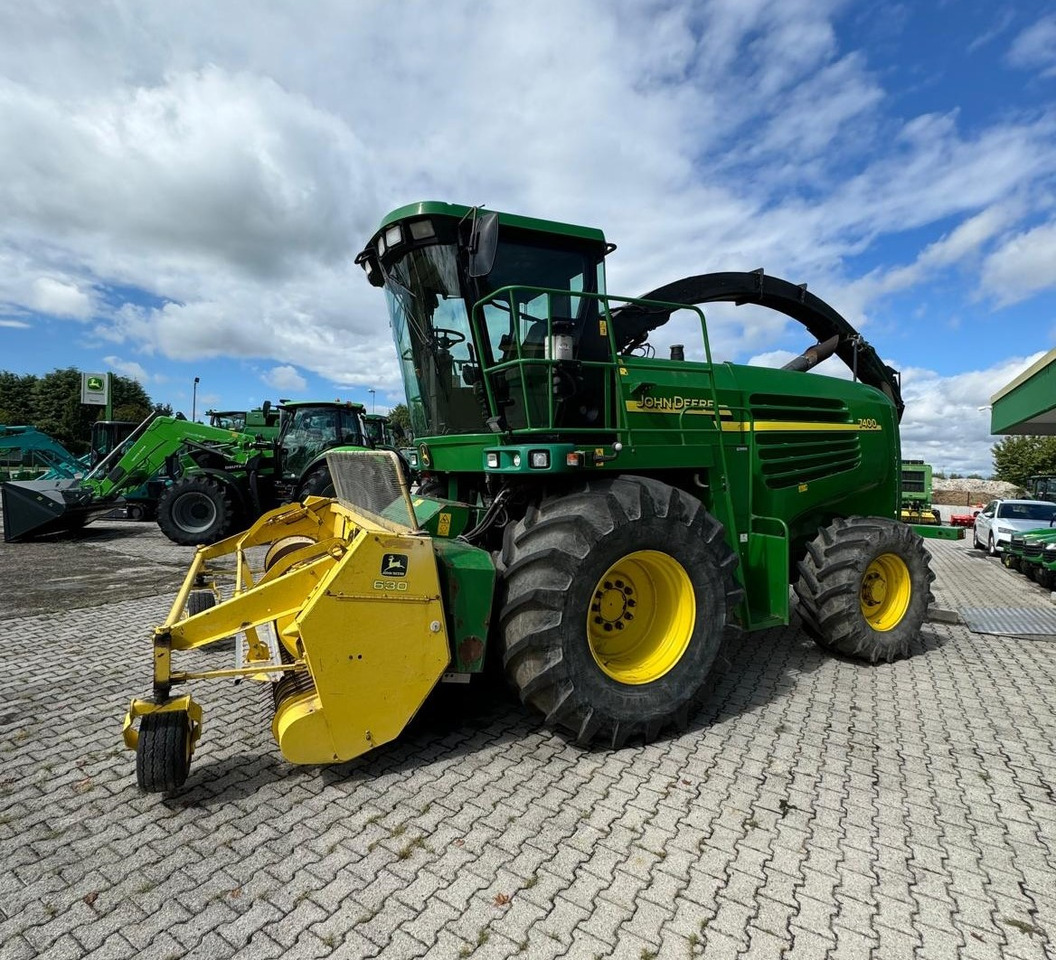 JOHN DEERE TRINCIA 7400 - Pemanen hijauan: gambar 1 JOHN DEERE TRINCIA 7400 - Pemanen hijauan: gambar 1
