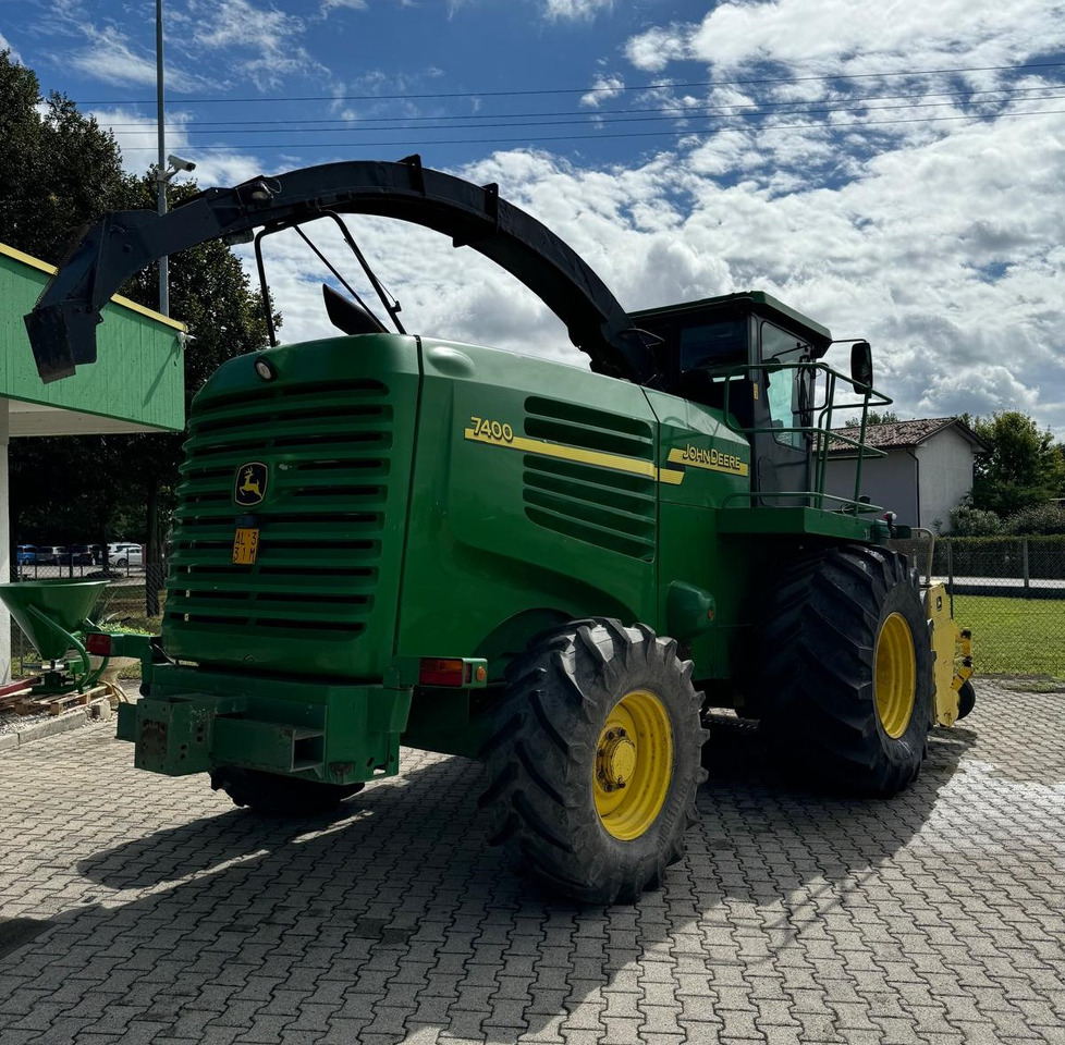JOHN DEERE TRINCIA 7400 - Pemanen hijauan: gambar 3 JOHN DEERE TRINCIA 7400 - Pemanen hijauan: gambar 3