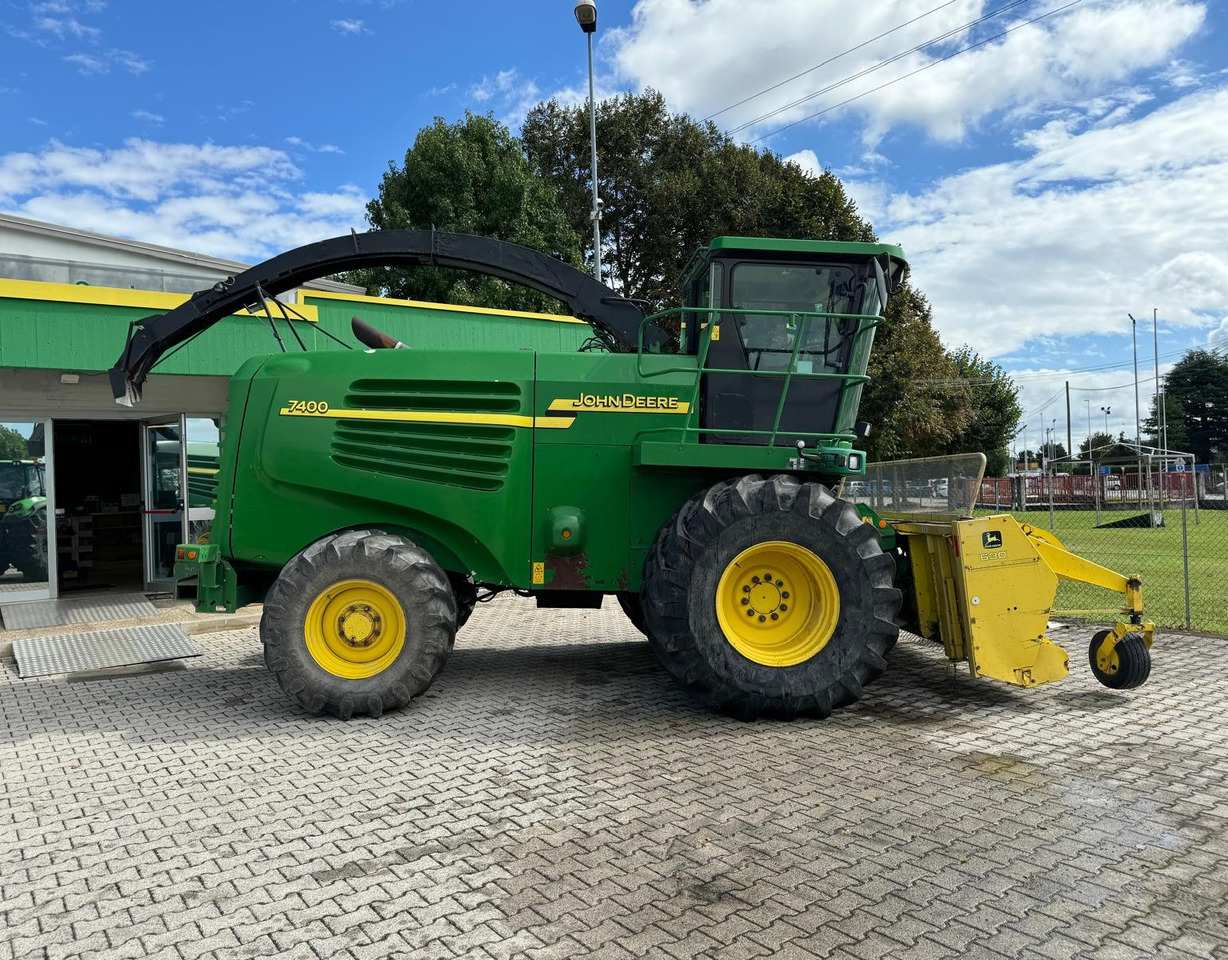 JOHN DEERE TRINCIA 7400 - Pemanen hijauan: gambar 2 JOHN DEERE TRINCIA 7400 - Pemanen hijauan: gambar 2