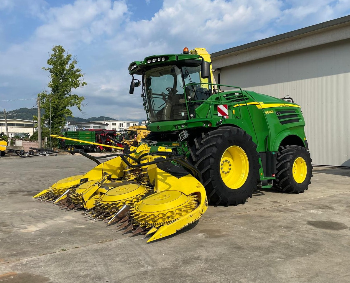 JOHN DEERE TRINCIA 8600i - Pemanen hijauan: gambar 1 JOHN DEERE TRINCIA 8600i - Pemanen hijauan: gambar 1