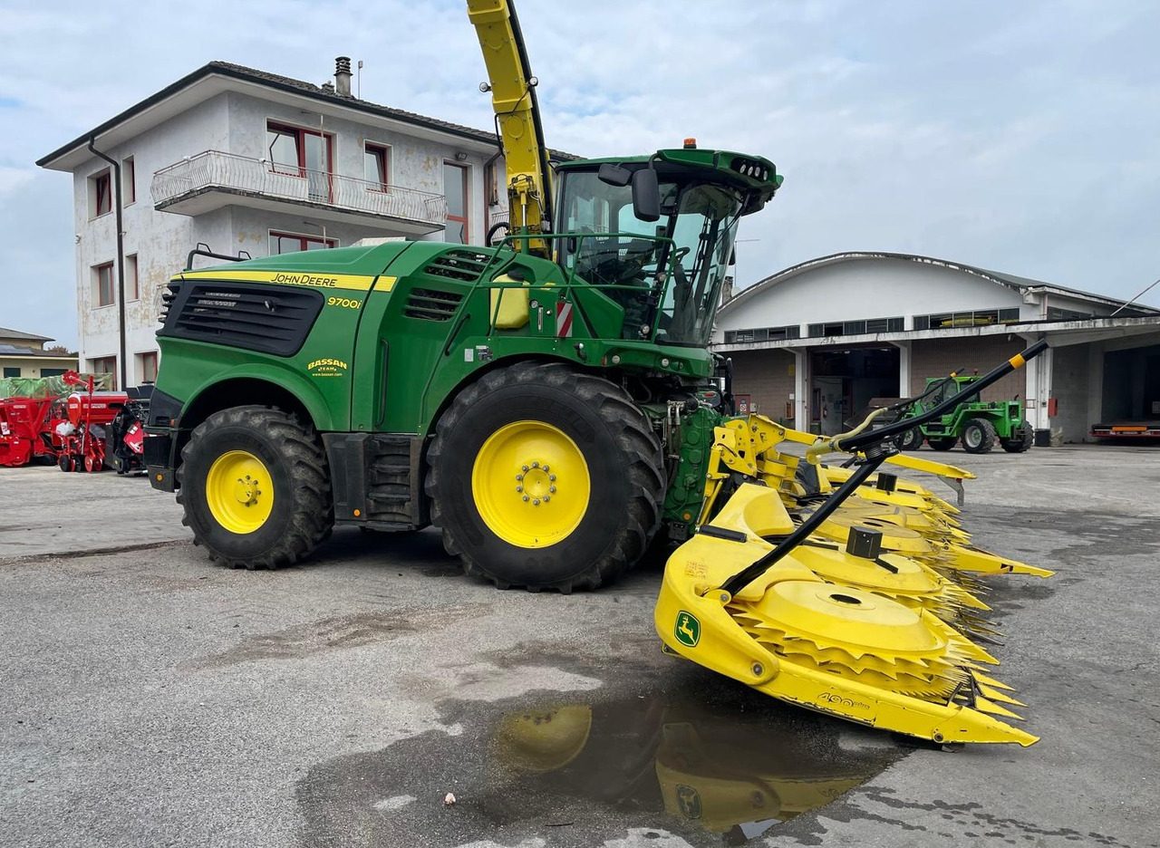 JOHN DEERE TRINCIA 9700i - Pemanen hijauan: gambar 3 JOHN DEERE TRINCIA 9700i - Pemanen hijauan: gambar 3