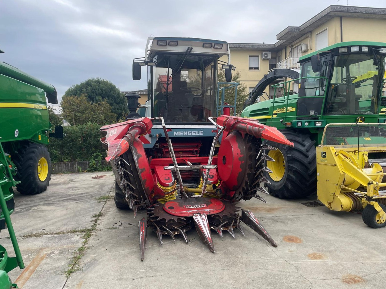 MENGELE TRINCIA SF 6000 - Pemanen hijauan: gambar 2 MENGELE TRINCIA SF 6000 - Pemanen hijauan: gambar 2