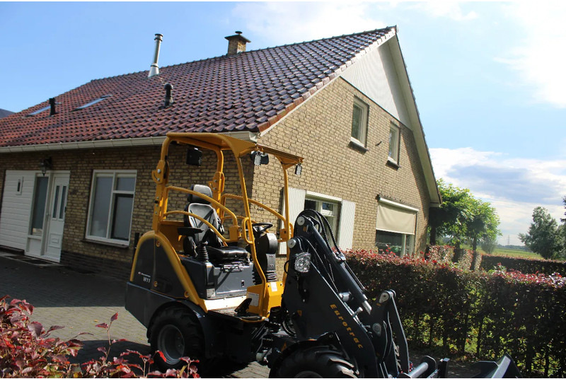 Eurotrac w11 M OOK W12S OP VOORRAAD - Track loader yang ringkas: gambar 1 Eurotrac w11 M OOK W12S OP VOORRAAD - Track loader yang ringkas: gambar 1