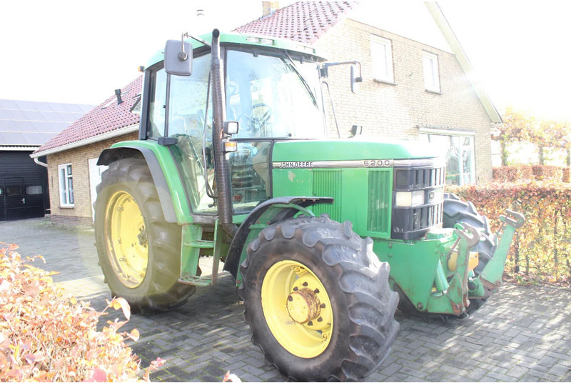 John Deere 6200 - Traktor: gambar 1 John Deere 6200 - Traktor: gambar 1