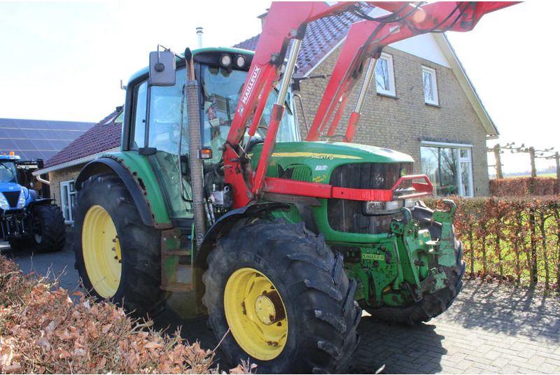 John Deere 6420 - Traktor: gambar 1 John Deere 6420 - Traktor: gambar 1