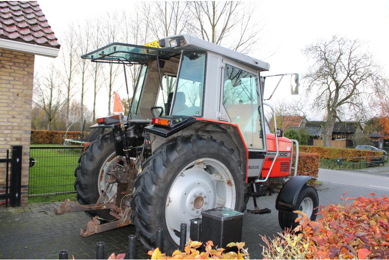 Massey Ferguson 3050 - Traktor: gambar 3 Massey Ferguson 3050 - Traktor: gambar 3