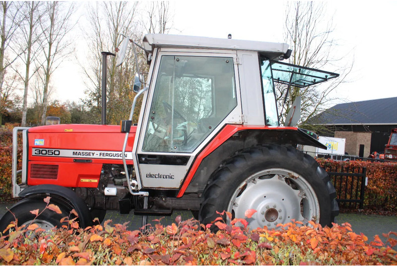 Massey Ferguson 3050 - Traktor: gambar 5 Massey Ferguson 3050 - Traktor: gambar 5