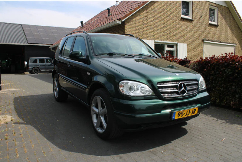 Mercedes-Benz M-Klasse ML 320 - Mobil SUV: gambar 1 Mercedes-Benz M-Klasse ML 320 - Mobil SUV: gambar 1