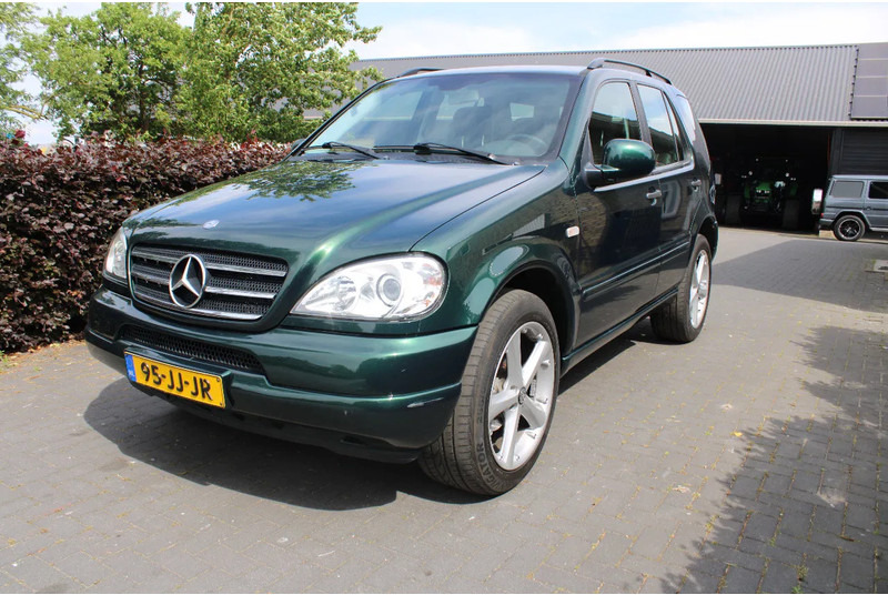 Mercedes-Benz M-Klasse ML 320 - Mobil SUV: gambar 5 Mercedes-Benz M-Klasse ML 320 - Mobil SUV: gambar 5