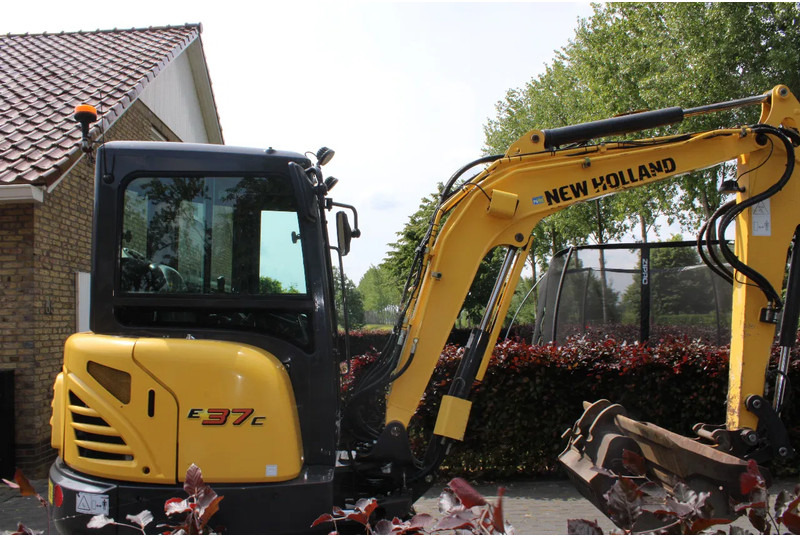 New Holland E37C binnendraaier - Derek mini: gambar 3 New Holland E37C binnendraaier - Derek mini: gambar 3