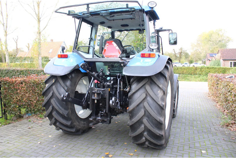 New Holland T5050 - Traktor: gambar 5 New Holland T5050 - Traktor: gambar 5